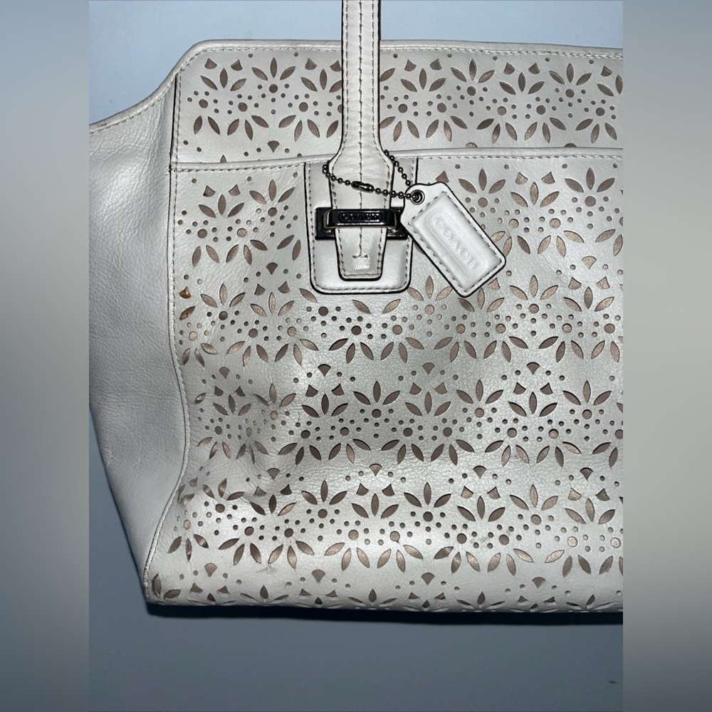 Coach All Leather Taylor Eyelet Shoulder Carryall Handbag tote purse F27391 wht - Picture 3 of 10